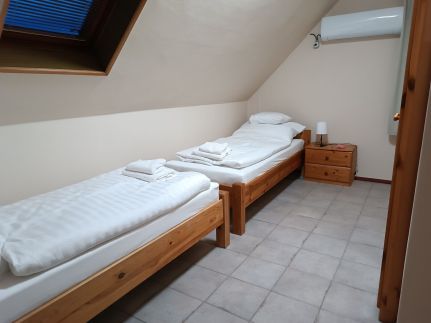 Alice Apartman15