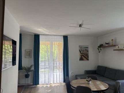 Six Apartman