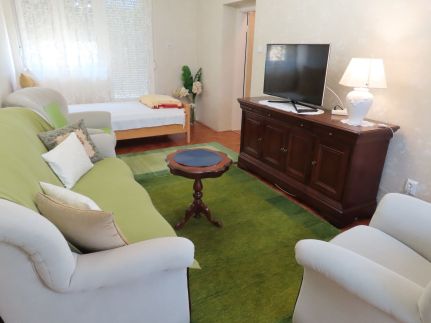 Hársfa Apartman