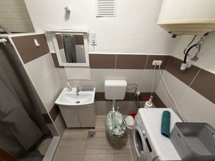 Carlos Apartman14