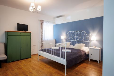 Zier Bisztró&Apartmanok4