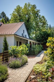 Zier Bisztró&Apartmanok