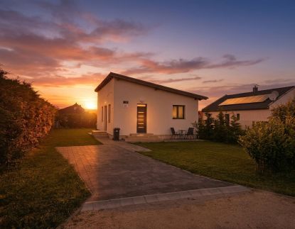 Fehérház Apartman – Balatonszárszó