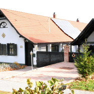 Nap Hold Vendégház – Pusztavám