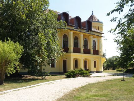 Almásy-Kastély – Kétpó