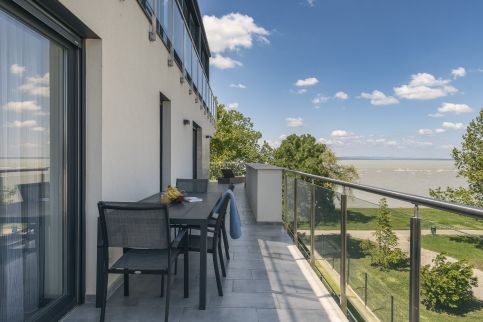 Balaton Bliss Lakefront Apartman – Siófok fotó 3