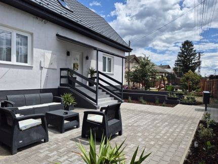 Kriszta Gold Vendégház – Újfehértó