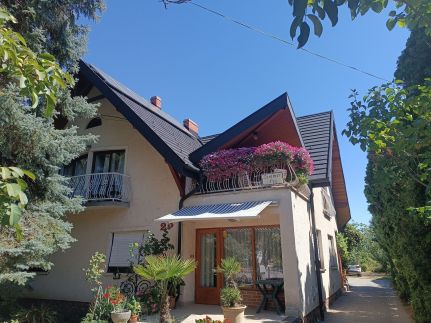 Albert Apartman & Guest Rooms – – Balatonlelle