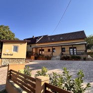 Vackorlak Apartman – Balatonszőlős