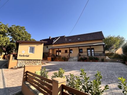 Vackorlak Apartman – Balatonszőlős
