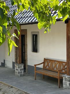 A Kisház – Oroszlány