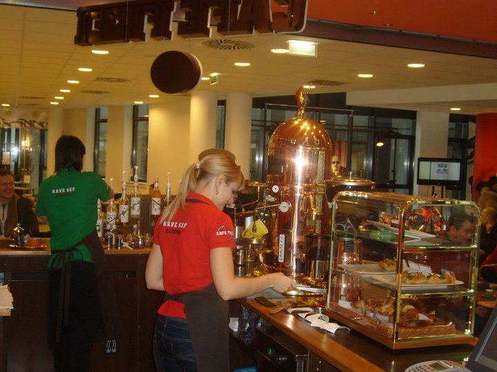 Cafe Frei - Uniqua – Budapest XIII. kerület fotó 2