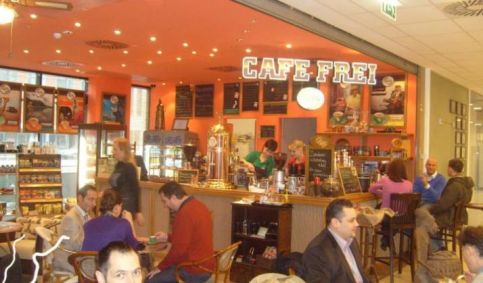 Cafe Frei - Uniqua1