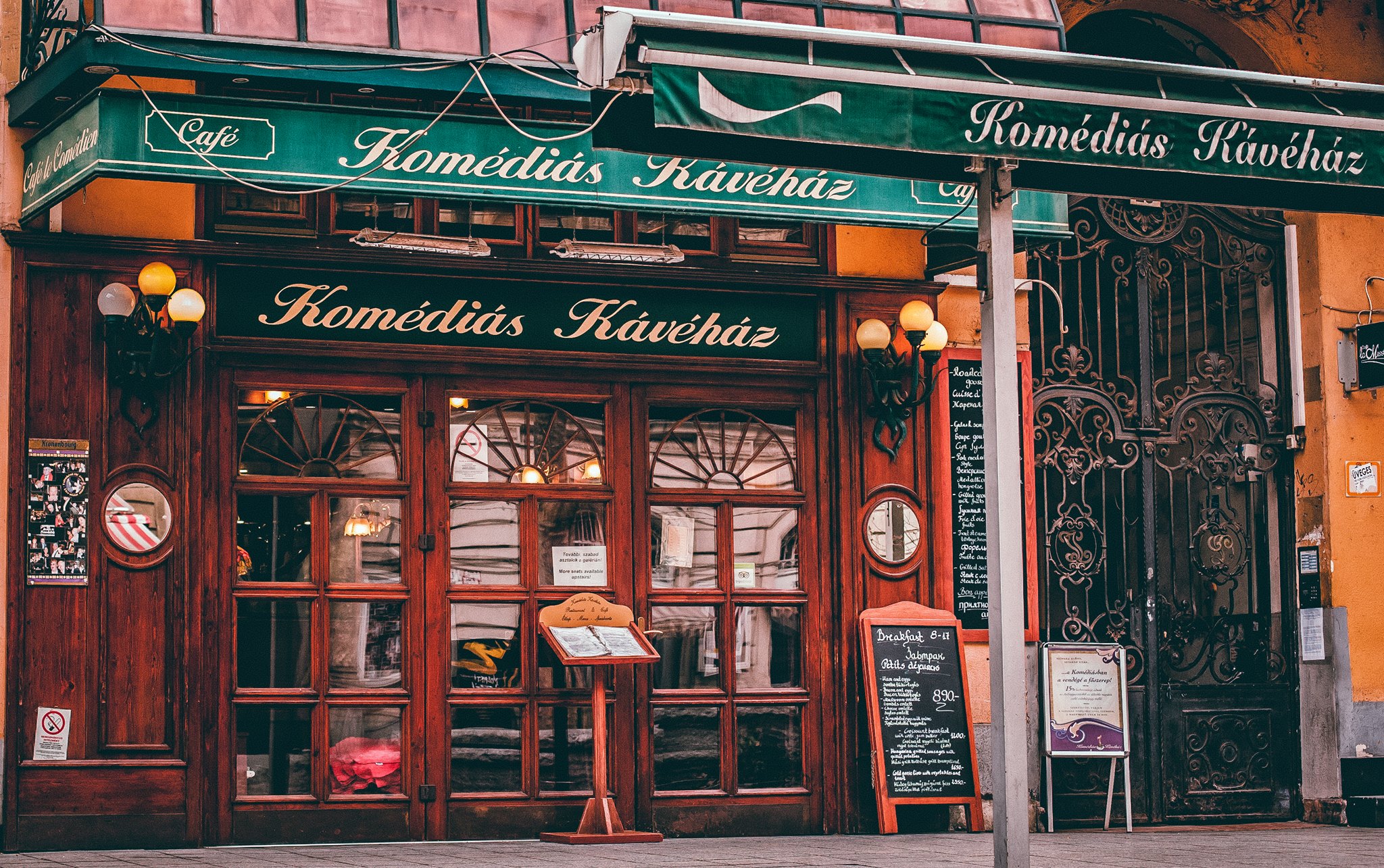 Komédiás Kávéház – Budapest VI. kerület