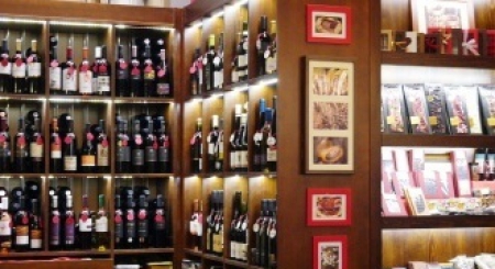 Vinowonka Csokoládé & Borbár – Budapest VIII. kerület fotó 7