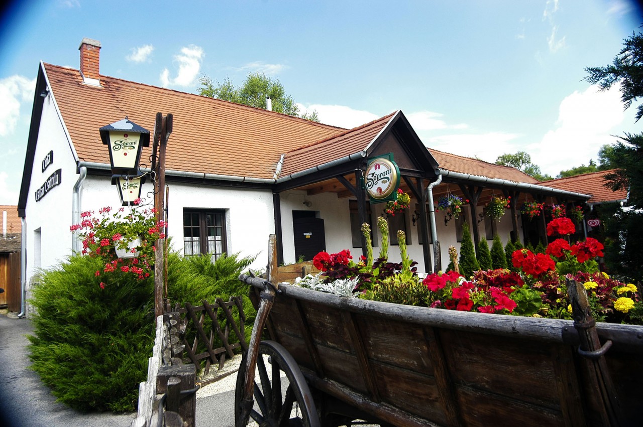 Csikó Csárda – Cák
