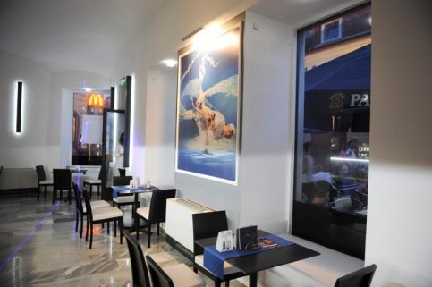 Déjá Vu Cafe, Restaurant & Bar4