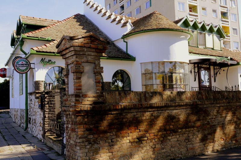 Bagolyvár Music Pub és Étterem – Hódmezővásárhely fotó 6
