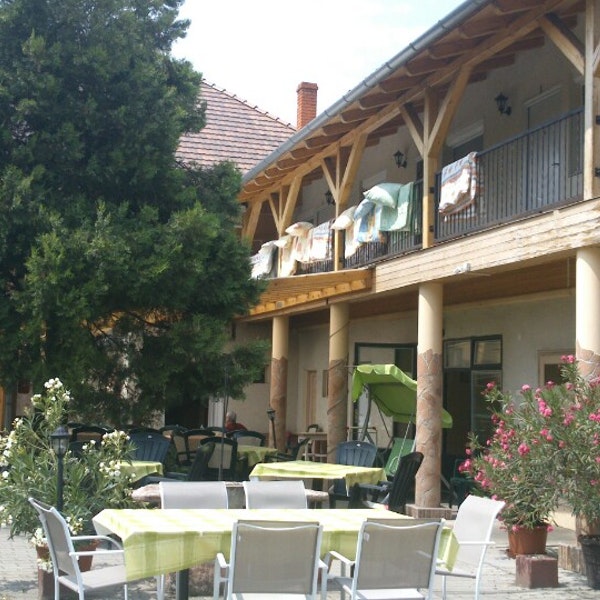 Hársfavirág Pizzéria Étterem – Pápa fotó 3