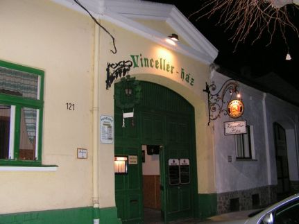 Vincellér-ház Borozó & Étterem3