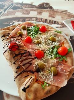 La Pizza Nostra9