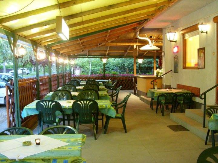 Fűzfa Grillkert Pizzéria – Zamárdi fotó 3
