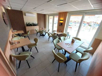Cafe Relax Apartments12