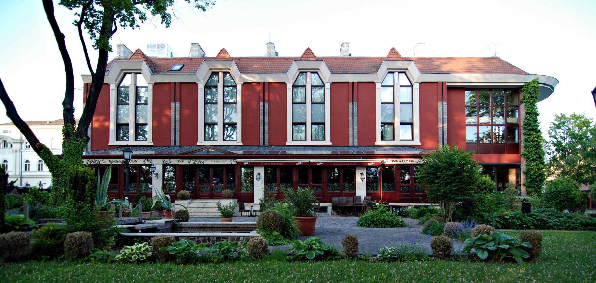 Golden Ball Club Hotel & Fitness Győr – Győr