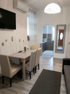 Amira Apartman23