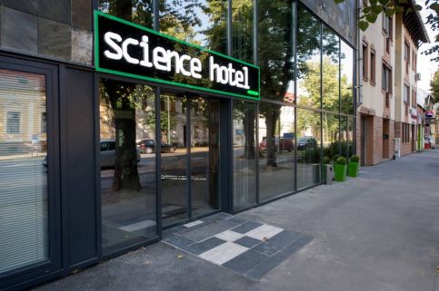 Science Hotel8
